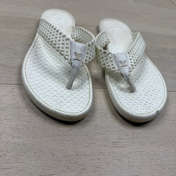 Louis Vuitton White Perforated Rubber Tattoo Thong Sandals - Picture 3 of 11